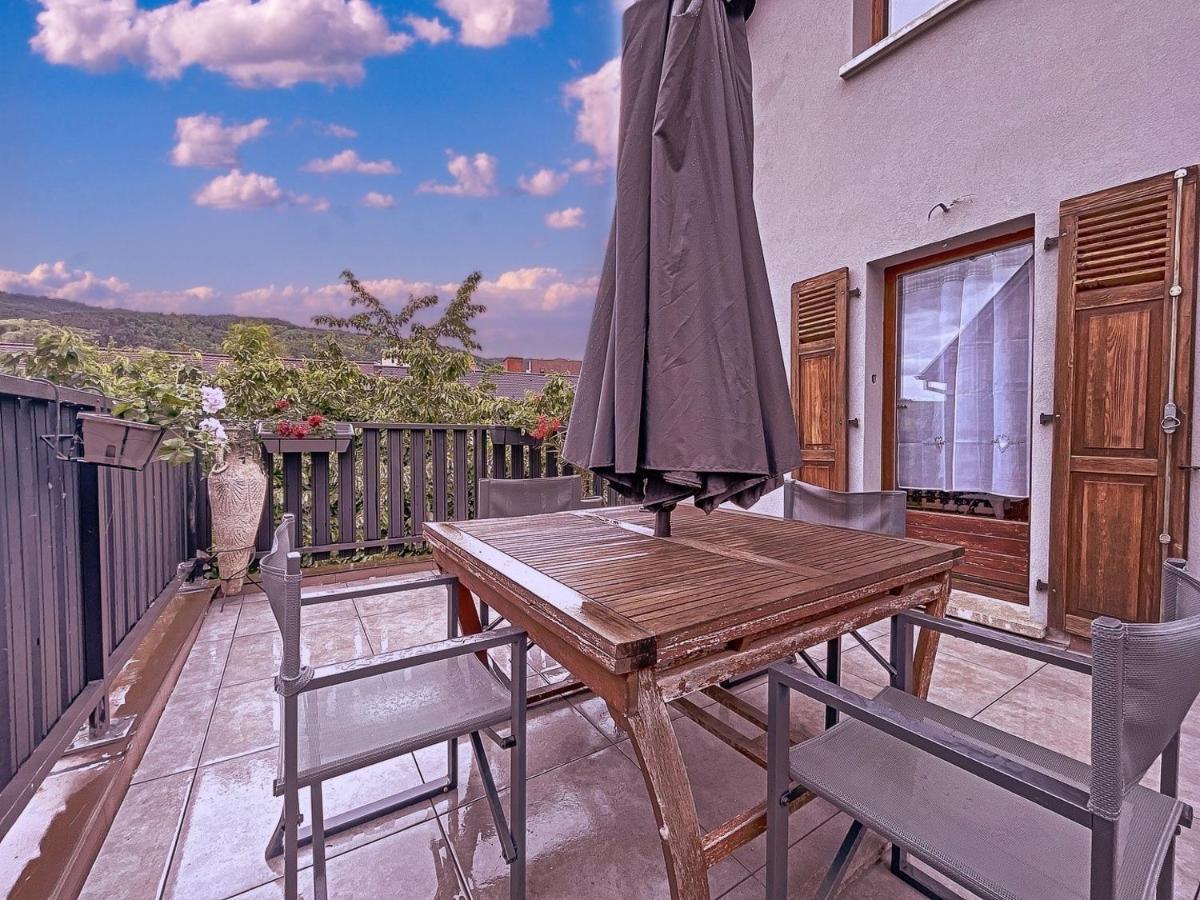 Appartement 2 Chambres Au Coeur Du Vignoble Avec Terrasse Riquewihr Exterior photo